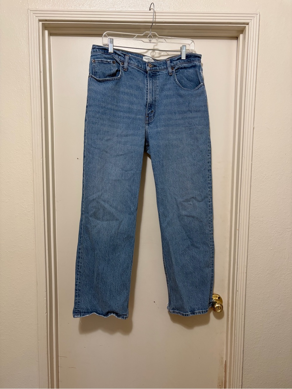ABERCROMBIE & FITCH THE 90S RELAXED HIGH RISE JEANS SIZE 32 SHORT